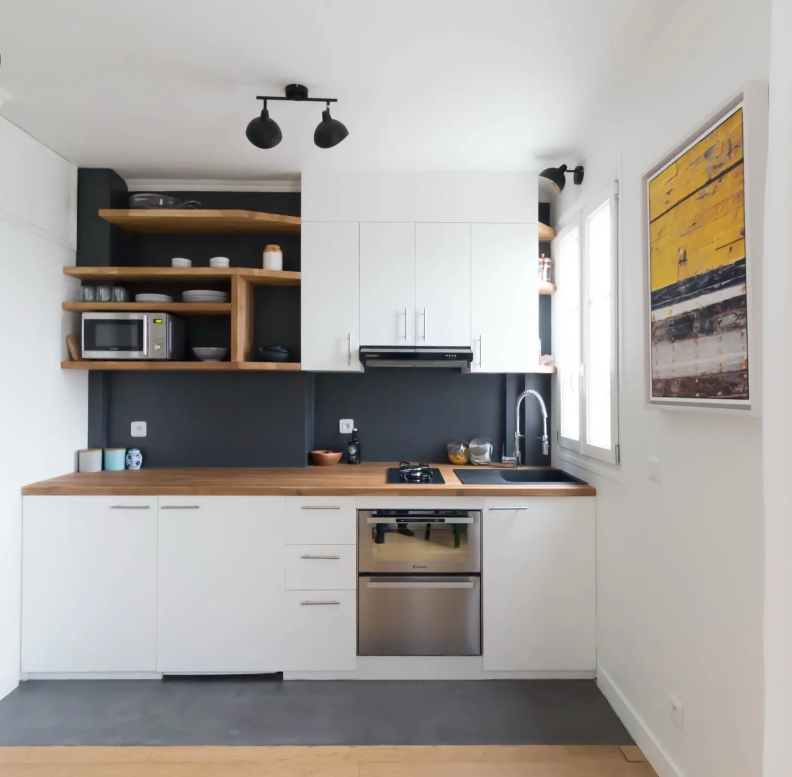 Appartement rénové avec une cuisine sur mesure, réalisation Léa par O2R Construction